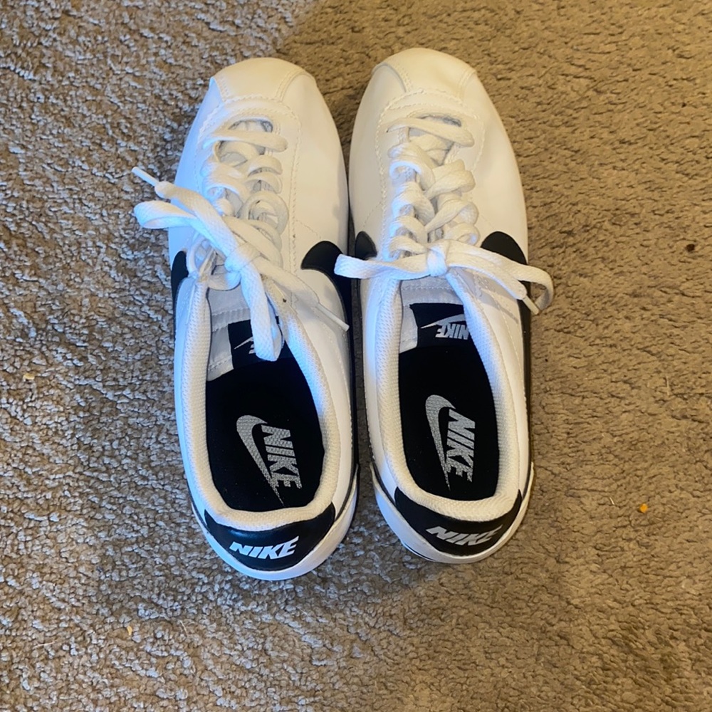 Like new Nike sneakers